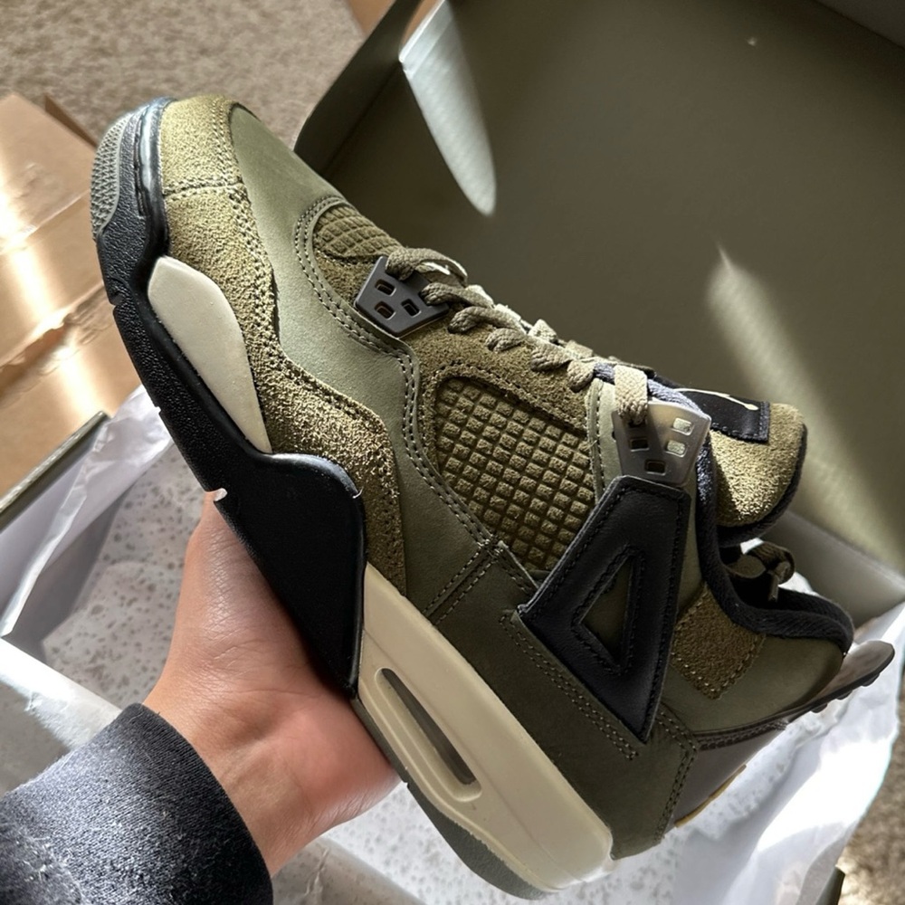DS Air Jordan 4 Craft “Olive”